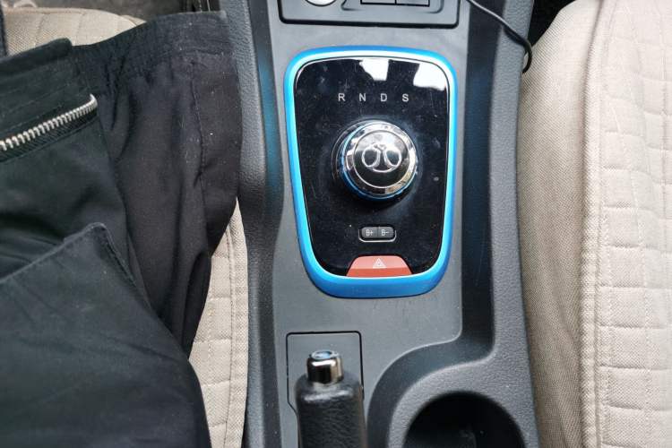 Used BAIC New Energy EU 2016 EU260 Enjoy Edition Gear Lever