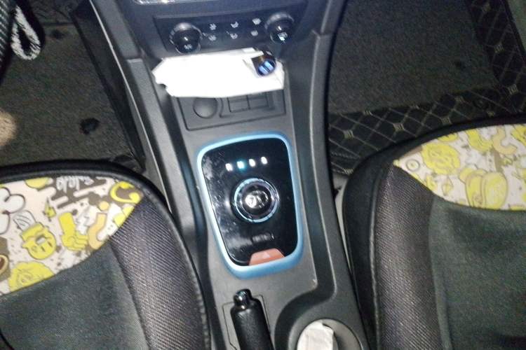 Used BAIC New Energy EU 2016 EU260 Letu Plus Edition Gear Lever