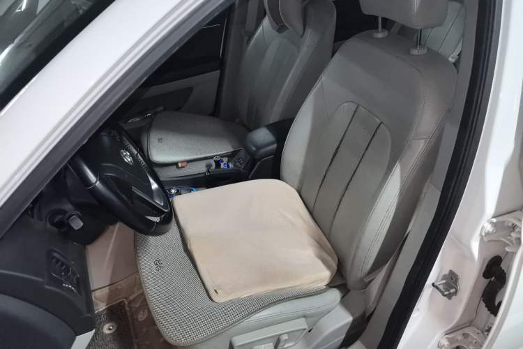 Used BAIC New Energy EU 2016 EU260 Enjoy Edition Left Front Seat