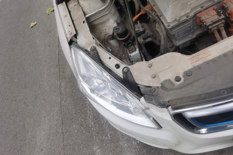 Used BAIC New Energy EU 2016 EU260 Enjoy Edition Right Front Headlight