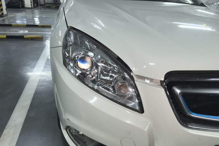 Used BAIC New Energy EU 2016 EU260 Enjoy Edition Right Front Headlight