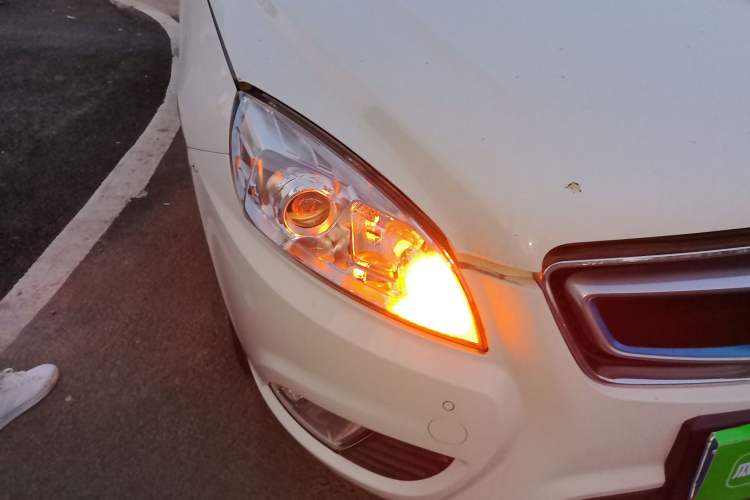 Used BAIC New Energy EU 2016 EU260 Enjoy Edition Right Front Headlight