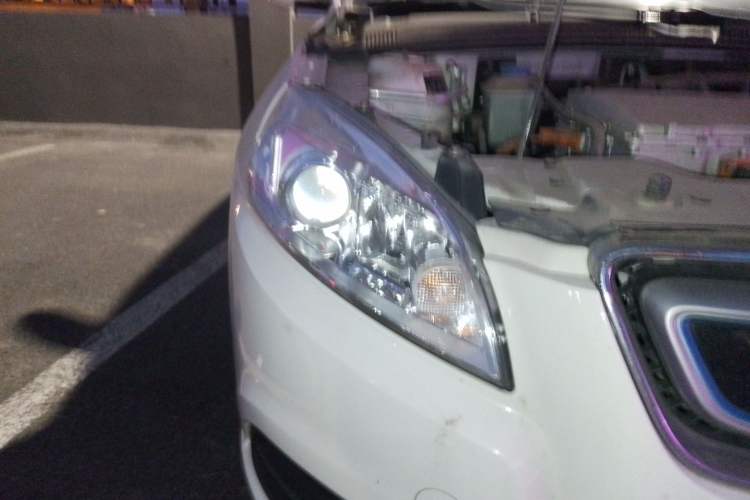 Used BAIC New Energy EU 2016 EU260 Letu Plus Edition Right Front Headlight