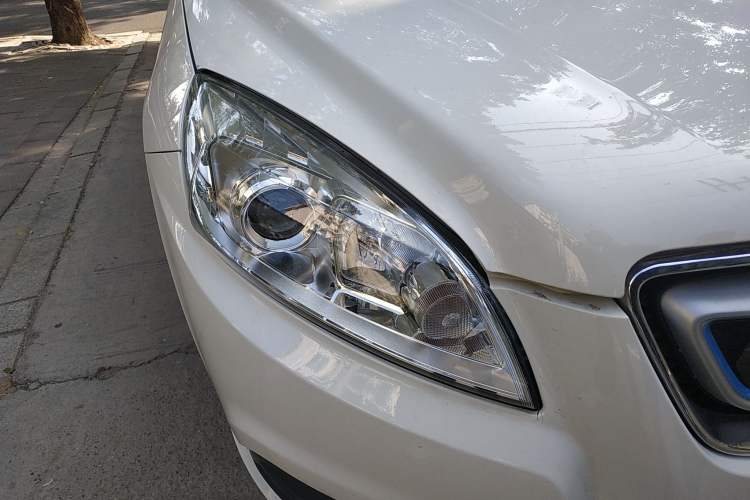 Used BAIC New Energy EU 2016 EU260 Letu Plus Edition Right Front Headlight
