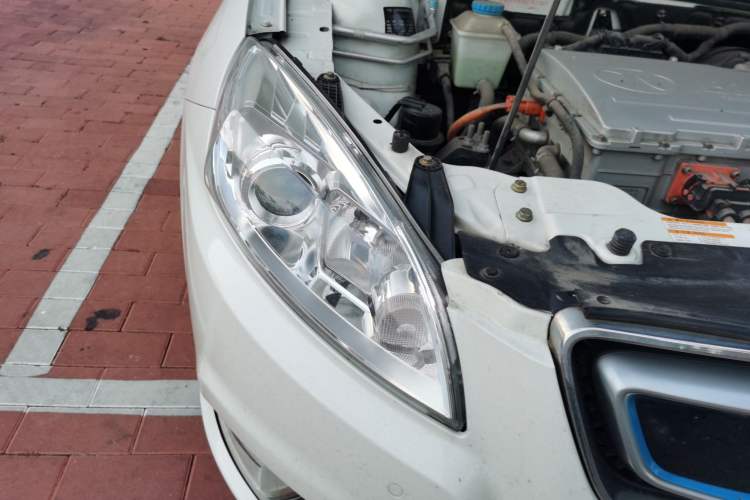 Used BAIC New Energy EU 2016 EU260 Enjoy Edition Right Front Headlight
