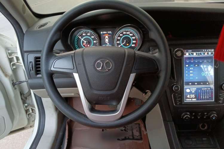 Used BAIC New Energy EU 2016 EU260 Letu Plus Edition Steering Wheel