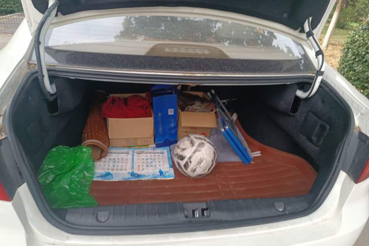 Used BAIC New Energy EU 2016 EU260 Letu Plus Edition Trunk