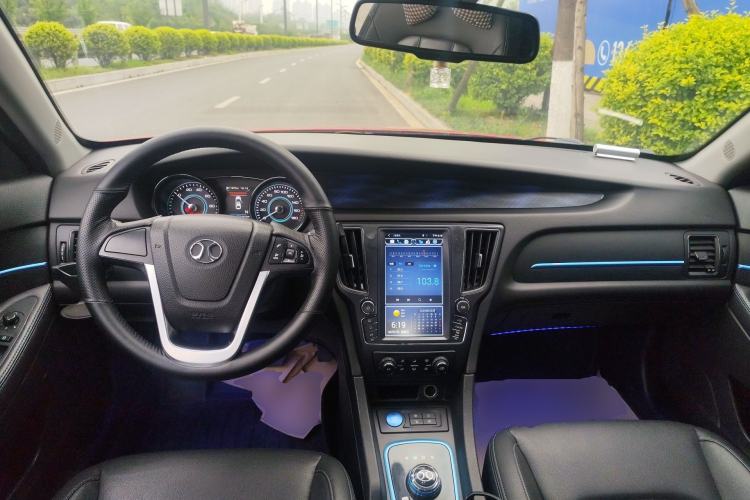 Used BAIC New Energy EU 2017 EU400 Enjoy Edition Center Console