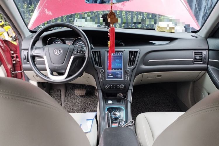 Used BAIC New Energy EU 2017 EU260 Enjoy Edition Center Console