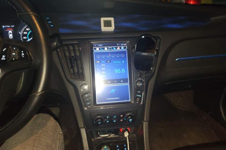 Used BAIC New Energy EU 2017 EU400 Enjoy Edition Audio And AC Panel