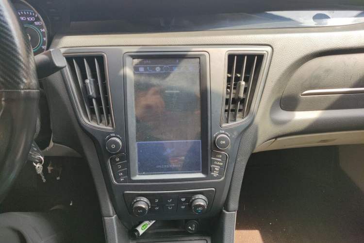 Used BAIC New Energy EU 2017 EU260 Letu Plus Edition Audio And AC Panel