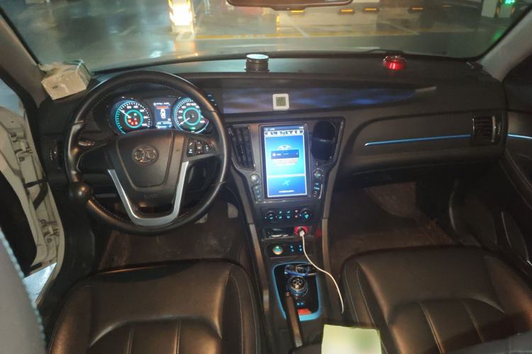 Used BAIC New Energy EU 2017 EU400 Enjoy Edition Center Console