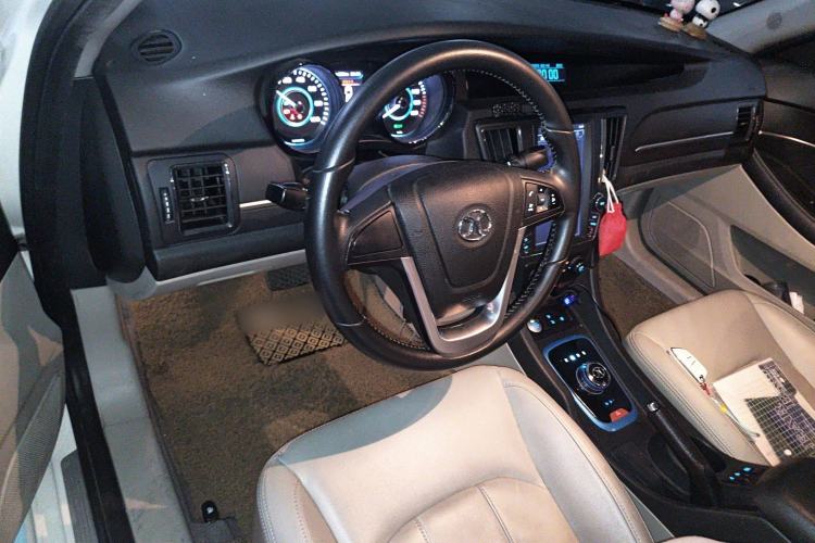 Used BAIC New Energy EU 2017 EU260 Enjoy Edition Center Console