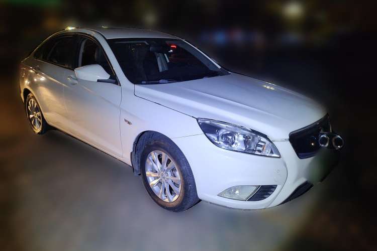 Used BAIC New Energy EU 2017 EU400 Enjoy Edition Front Right 45 Deg
