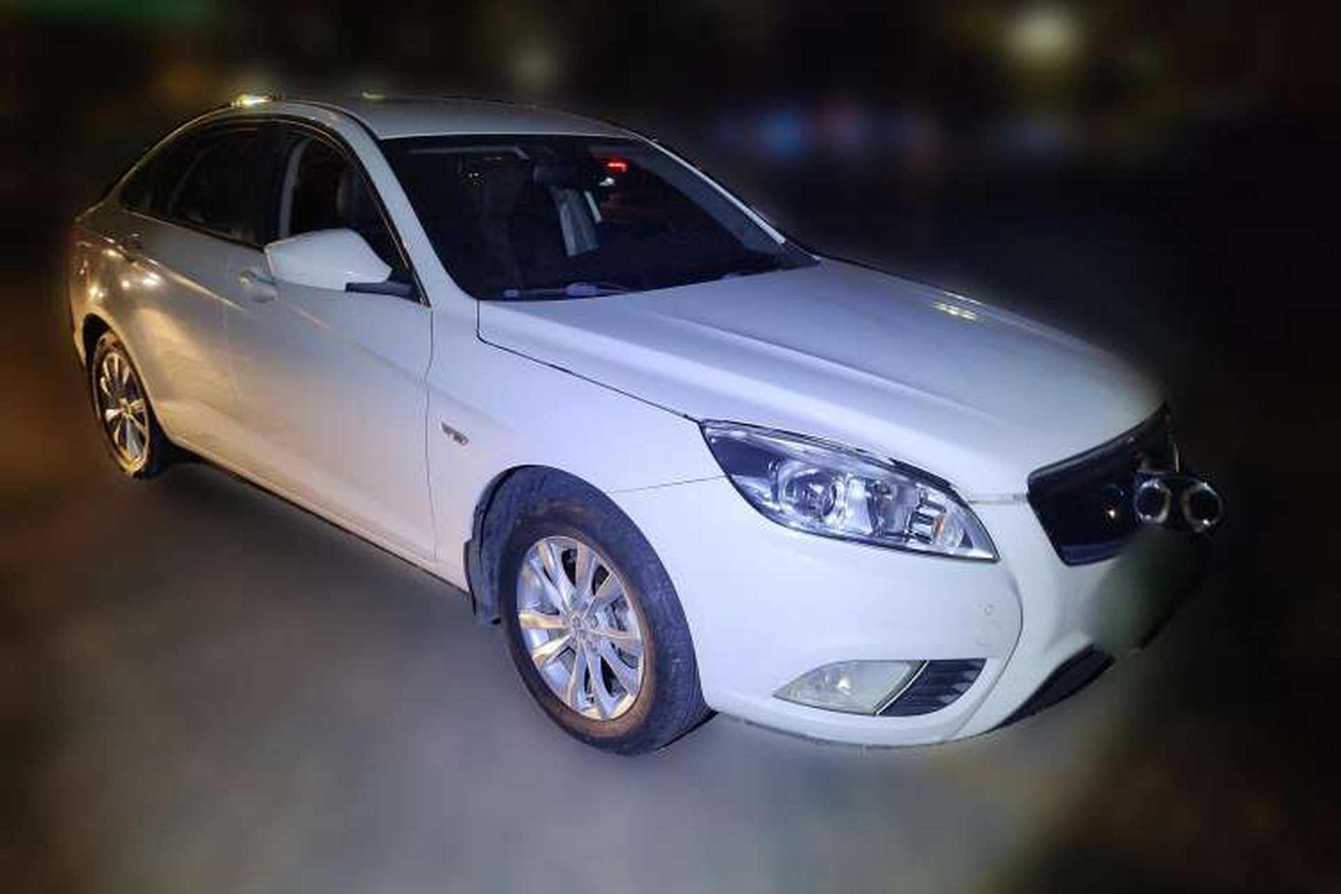 Used BAIC New Energy EU 2017 EU400 Enjoy Edition Front Right 45 Deg