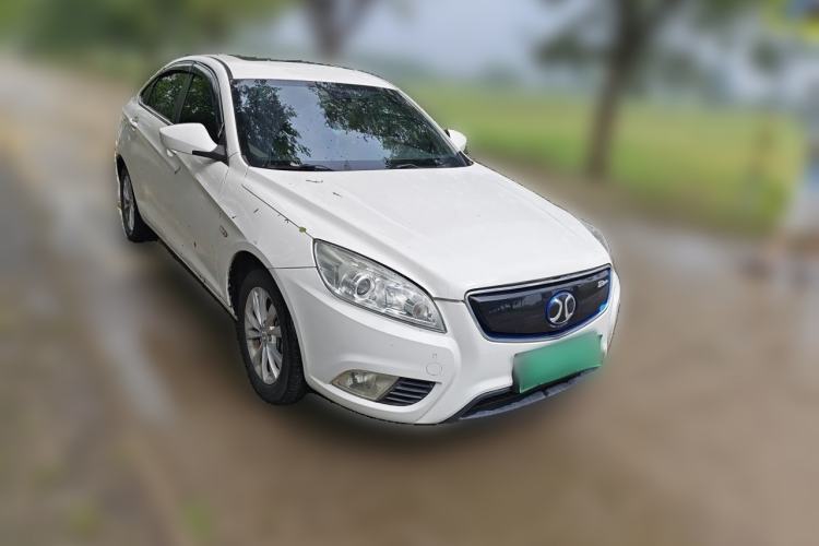 Used BAIC New Energy EU 2017 EU400 Enjoy Edition Front Right 45 Deg