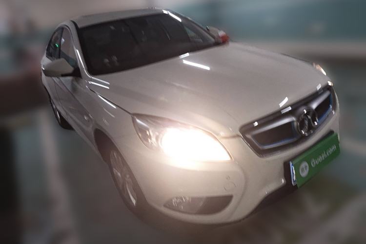 Used BAIC New Energy EU 2017 EU260 Enjoy Edition Front Right 45 Deg