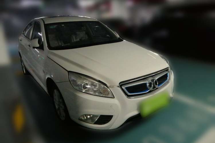 Used BAIC New Energy EU 2017 EU260 Enjoy Edition Front Right 45 Deg