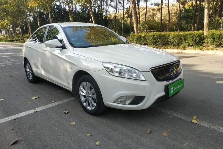 Used BAIC New Energy EU 2017 EU400 Enjoy Edition Front Right 45 Deg