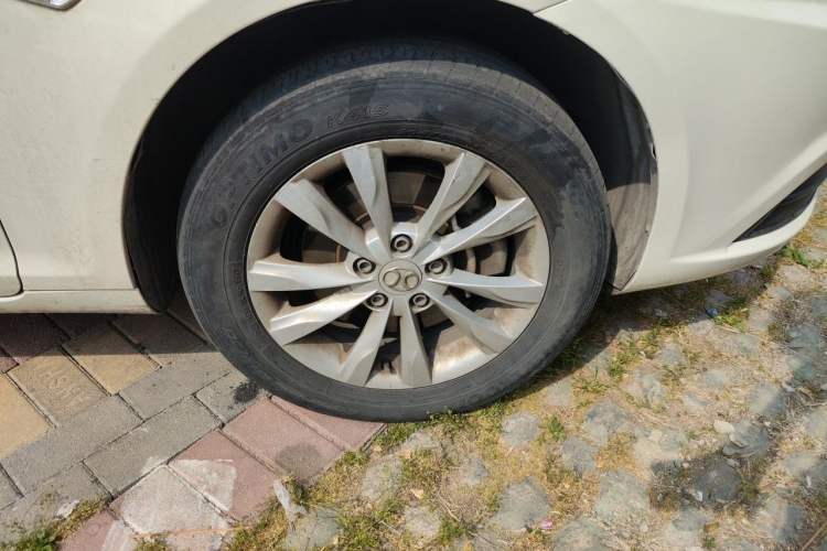 Used BAIC New Energy EU 2017 EU260 Letu Plus Edition Right Front Wheel Hub