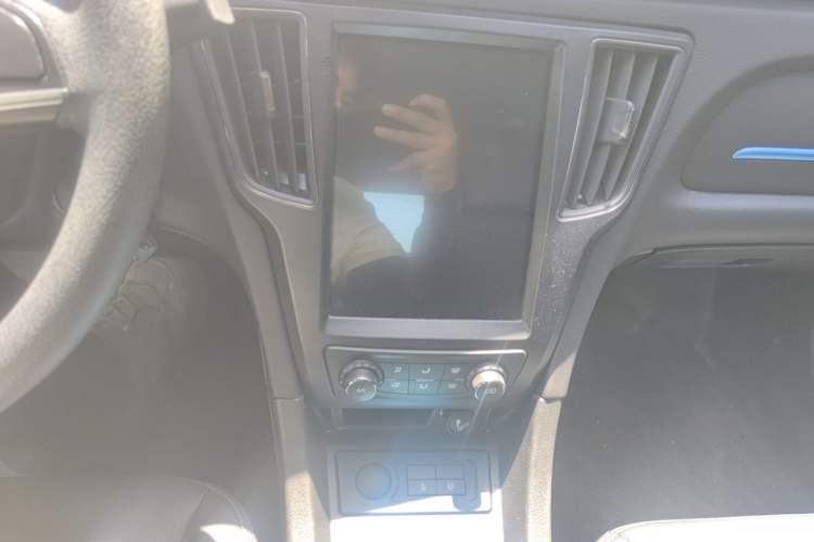 Used BAIC New Energy EU 2018 EU Quick-Change Loto Version Audio And AC Panel