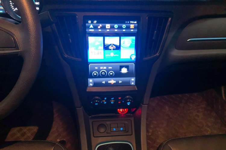 Used BAIC New Energy EU 2018 EU Quick-Change Loto Version Audio And AC Panel