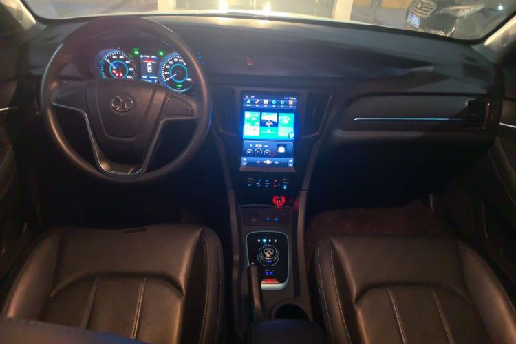 Used BAIC New Energy EU 2018 EU Quick-Change Loto Version Center Console