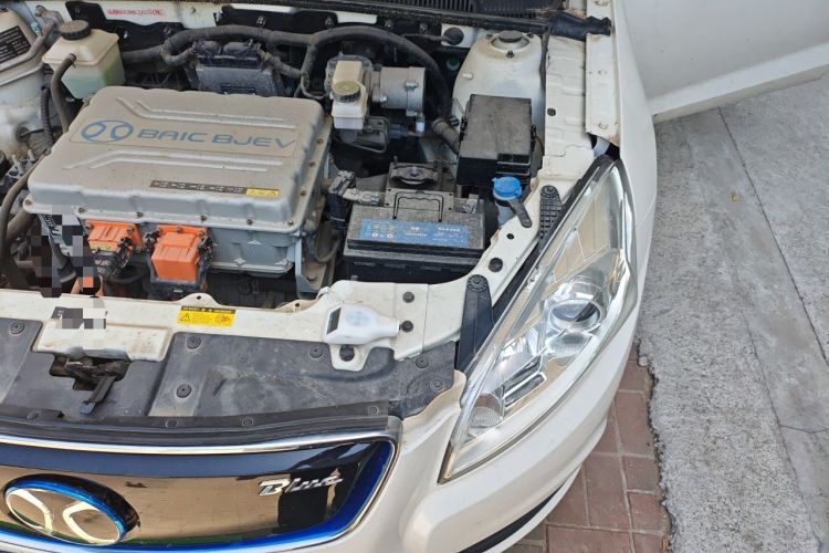 Used BAIC New Energy EU 2018 EU Quick-Change Loto Custom Edition Engine Bay Left