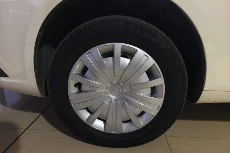 Used BAIC New Energy EU 2018 EU Quick-Change Loto Version Exterior 4