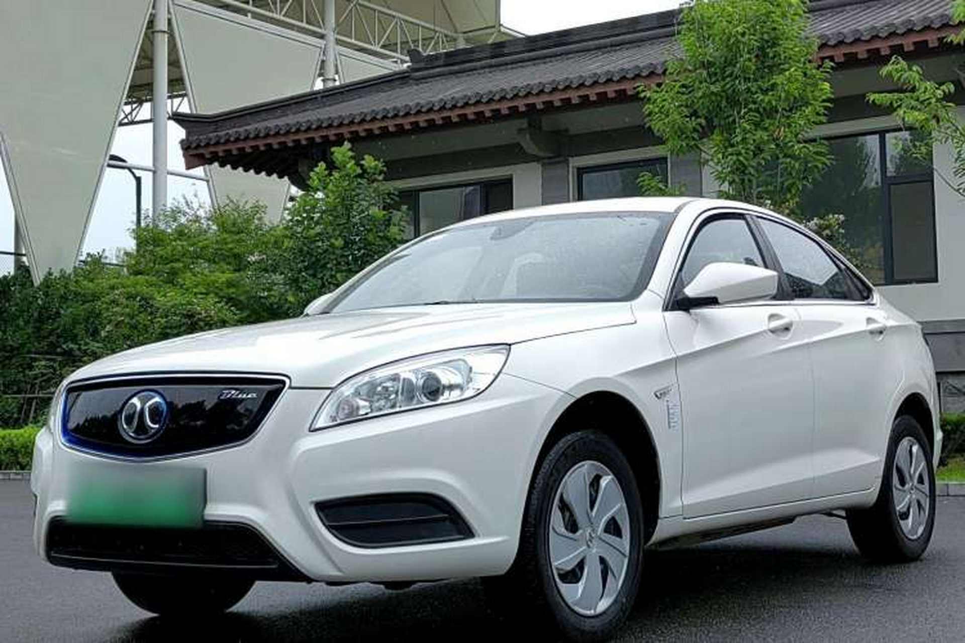 Used BAIC New Energy EU 2018 EU Quick-Change Loto Version Front Left 45 Deg