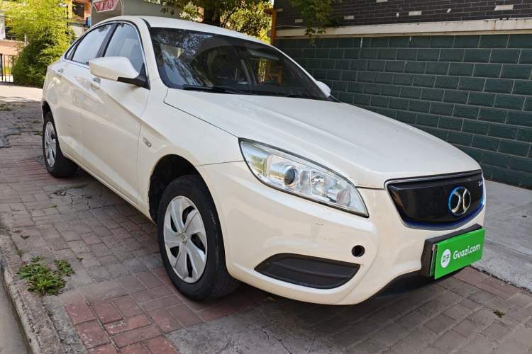 Used BAIC New Energy EU 2018 EU Quick-Change Loto Custom Edition Front Right 45 Deg