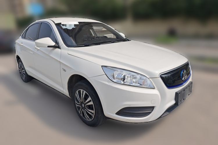 Used BAIC New Energy EU 2018 EU Quick-Change Loto Version Front Right 45 Deg