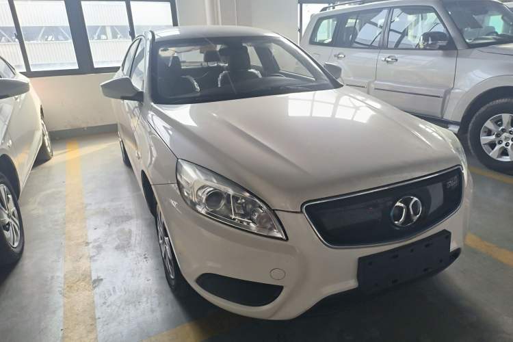 Used BAIC New Energy EU 2018 EU Quick-Change Loto Version Front Right 45 Deg