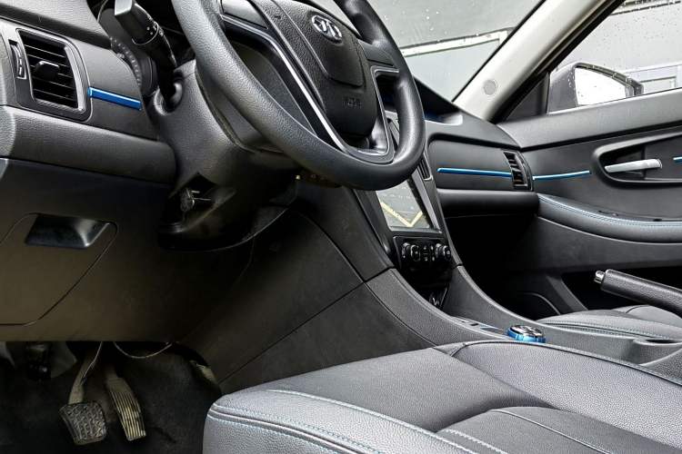 Used BAIC New Energy EU 2018 EU Quick-Change Loto Version Interior 3