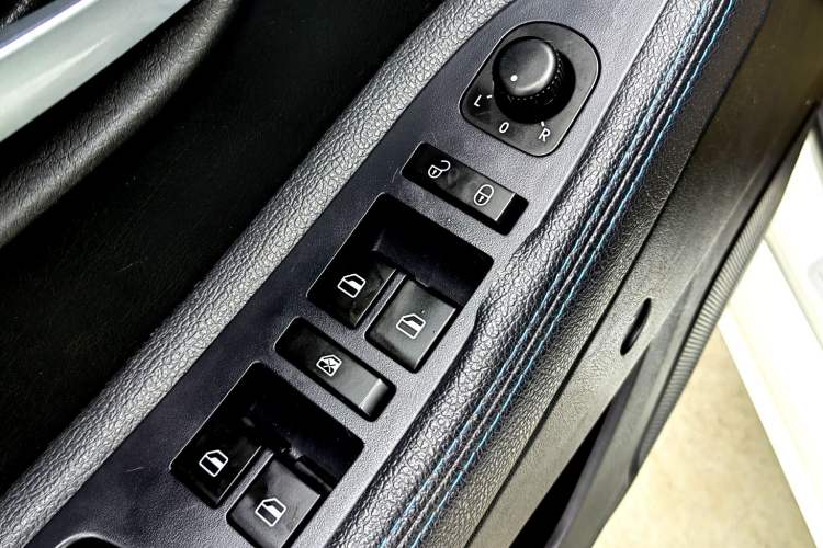 Used BAIC New Energy EU 2018 EU Quick-Change Loto Version Interior 8
