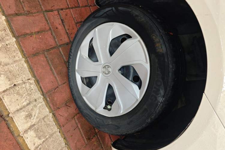 Used BAIC New Energy EU  Right Front Wheel Hub