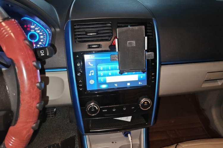 Used BAIC New Energy EV 2015 EV200 Light Edition Audio And AC Panel