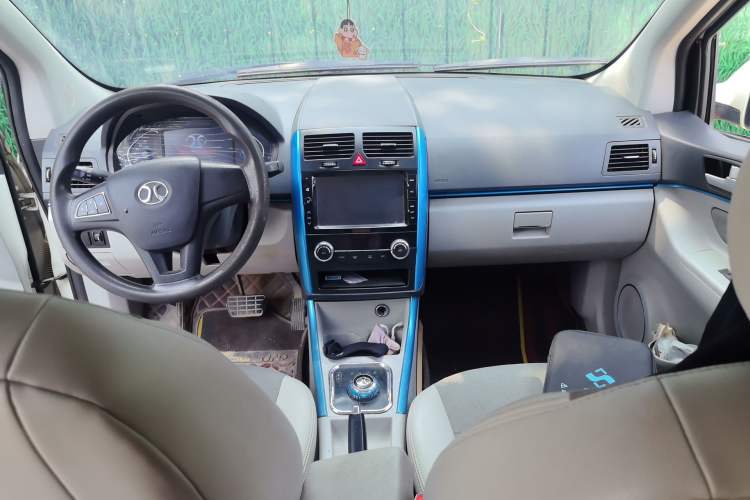 Used BAIC New Energy EV 2015 EV200 Light Edition Center Console