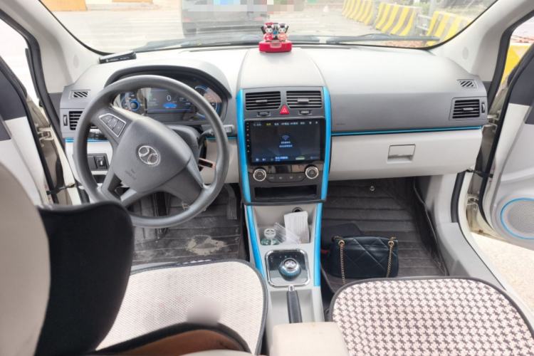 Used BAIC New Energy EV 2015 EV200 Light Edition Center Console