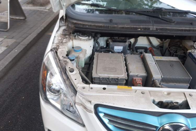 Used BAIC New Energy EV 2015 EV200 Light Edition Engine Bay Right