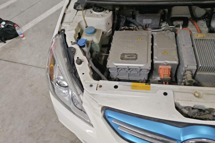 Used BAIC New Energy EV 2015 EV200 Light Edition Engine Bay Right