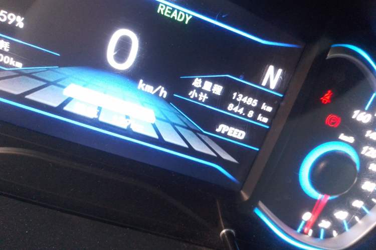 Used BAIC New Energy EV 2015 EV200 Light Edition Odometer Close Up
