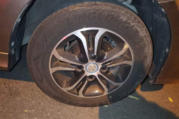 Used BAIC New Energy EV 2016 EV160 Light Edition Right Front Wheel Hub
