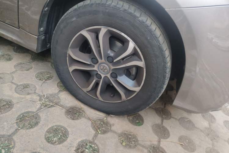 Used BAIC New Energy EV 2016 EV160 Light Edition Right Front Wheel Hub