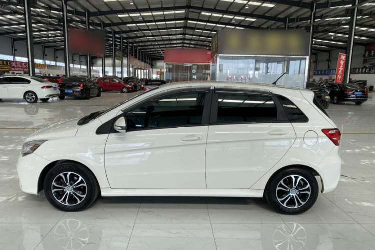 Used BAIC New Energy EV 2016 EV160 Light Edition Exterior 3