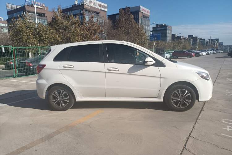 Used BAIC New Energy EV 2016 EV160 Light Edition Exterior 3
