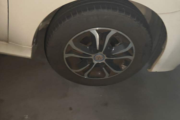 Used BAIC New Energy EV 2016 EV160 Light Edition Right Front Wheel Hub
