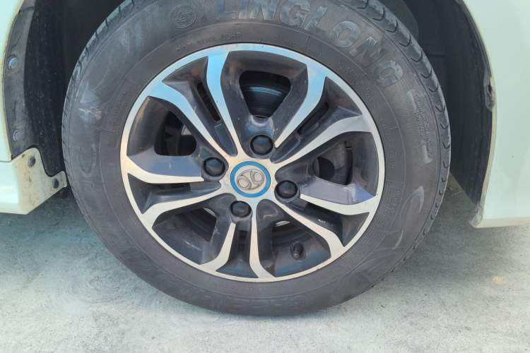 Used BAIC New Energy EV 2016 EV160 Light Edition Right Front Wheel Hub