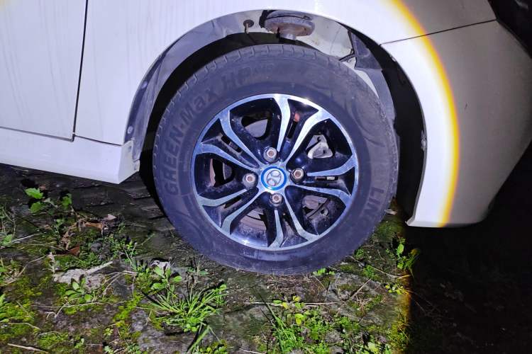Used BAIC New Energy EV 2016 EV160 Light Edition Right Front Wheel Hub