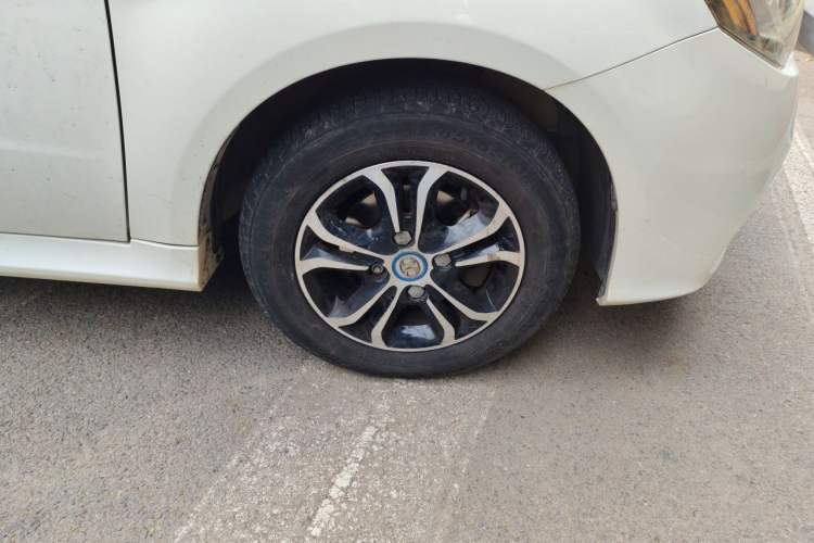 Used BAIC New Energy EV 2016 EV160 Light Edition Right Front Wheel Hub
